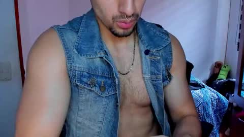 Snapshot of tommy_bred chatting on 26, 11, 2025 Twitter BreddTommy IG tommy bredd online show from 26, 11, 2025