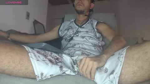 Snapshot of tommy_c0rtez chatting on 19, 12, 2025 Thomas online show from 19, 12, 2025