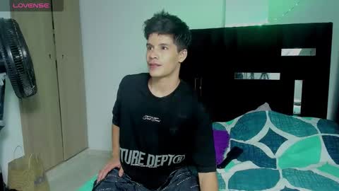   online show from 28, 11, 2025