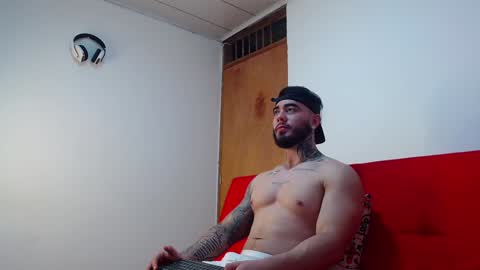 Snapshot of tommyblessd1 chatting on 5, 2, 2025 Steven online show from 5, 2, 2025