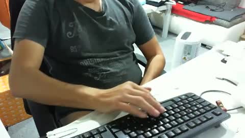 Tom online show from 5, 10, 2025