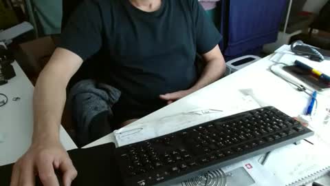 Tom online show from 2, 4, 2026