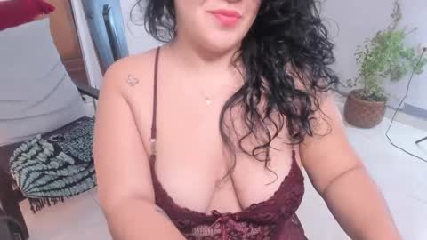 Snapshot of ton_amourrx chatting on 7, 2, 2026 lady blue online show from 7, 2, 2026