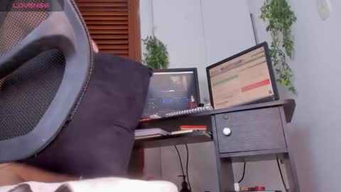 Snapshot of ton_amourrx chatting on 21, 2, 2026 lady blue online show from 21, 2, 2026