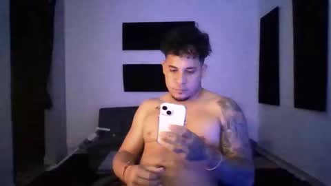 Snapshot of tony19c chatting on 28, 12, 2024 toni online show from 28, 12, 2024