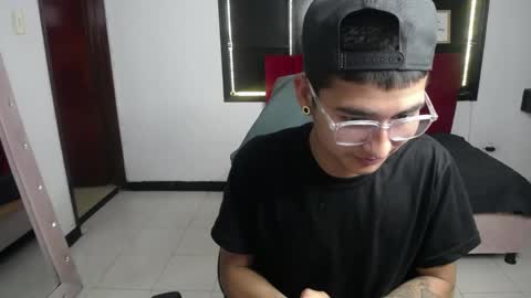 Snapshot of tony_dickdream chatting on 23, 4, 2026 tony_dickdream online show from 23, 4, 2026