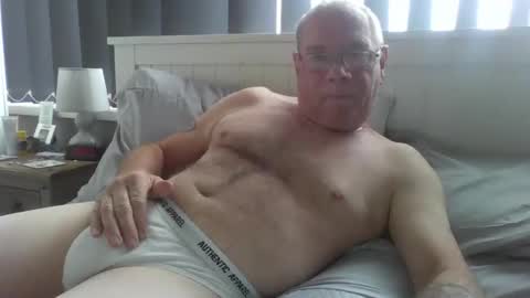 Snapshot of tonygib1962 chatting on 28, 4, 2026 tonygib1962 online show from 28, 4, 2026