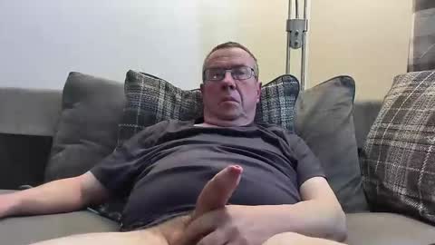 Snapshot of tonyhandjob chatting on 2, 5, 2026 tonyhandjob online show from 2, 5, 2026