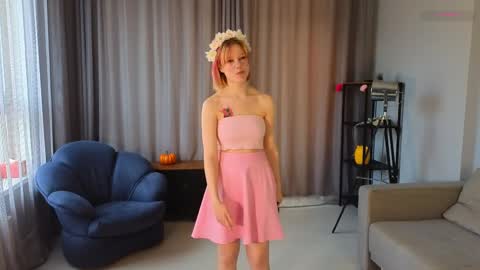 Snapshot of too_cute_blonde_girl chatting on 8, 4, 2026 Hey hey Im Megan Pvt open. Im very glad to see you here online show from 8, 4, 2026