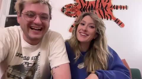 toobna2 online show from 4, 1, 2025