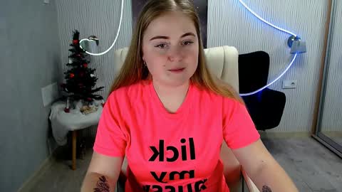 Snapshot of tori_blond chatting on 23, 12, 2024 tori_blond online show from 23, 12, 2024