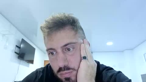 Snapshot of toro_arrapato chatting on 12, 4, 2026 toro_arrapato online show from 12, 4, 2026