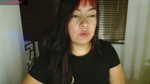 Snapshot of torres_karla chatting on 8, 3, 2025 karla online show from 8, 3, 2025