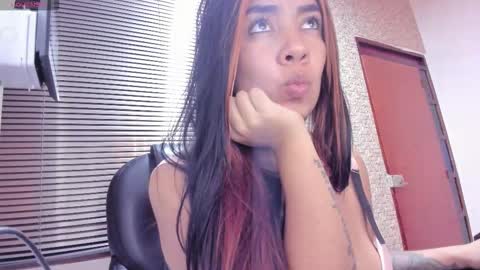 Snapshot of torres_karla chatting on 9, 11, 2025 karla online show from 9, 11, 2025