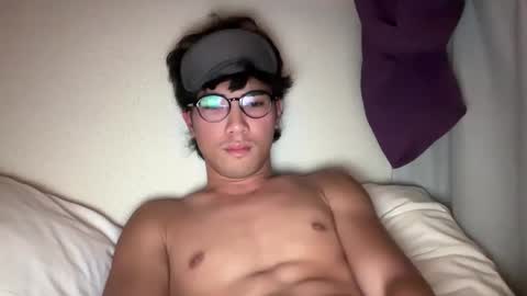 Snapshot of toshikaro0 chatting on 21, 11, 2025 Karo online show from 21, 11, 2025