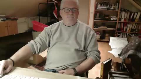 Snapshot of toto758 chatting on 17, 12, 2025 toto758 online show from 17, 12, 2025