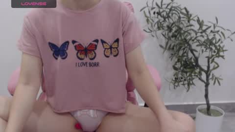 Snapshot of totoro_09 chatting on 12, 10, 2025 Angelina online show from 12, 10, 2025