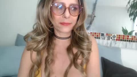 Snapshot of totypink chatting on 21, 11, 2025 TotyPink online show from 21, 11, 2025