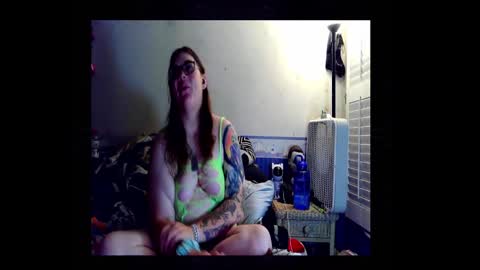 Snapshot of toxiclove1311 chatting on 4, 10, 2025 Toxiclove1311 online show from 4, 10, 2025