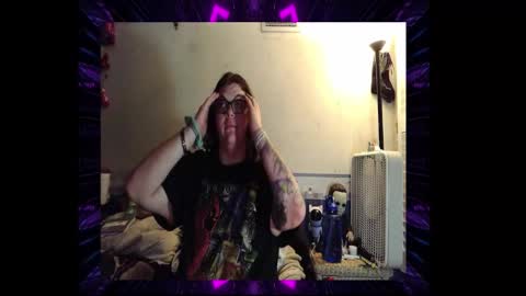 Snapshot of toxiclove1311 chatting on 9, 10, 2025 Toxiclove1311 online show from 9, 10, 2025