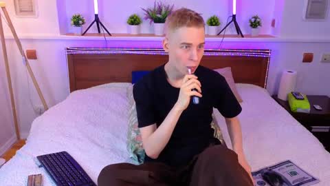 Snapshot of toxicpassion chatting on 12, 4, 2026 Max online show from 12, 4, 2026