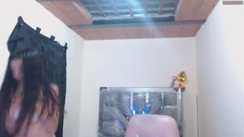 Snapshot of toxxxic_cams chatting on 22, 4, 2026 toxca69 online show from 22, 4, 2026