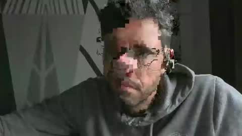 Snapshot of toyboy8883 chatting on 17, 12, 2025 toyboy8883 online show from 17, 12, 2025