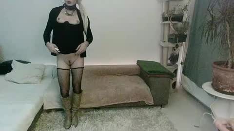 Snapshot of toyboybitchslut chatting on 7, 3, 2025 Patrizia online show from 7, 3, 2025