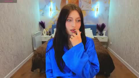 tracey_gill online show from 24, 5, 2026