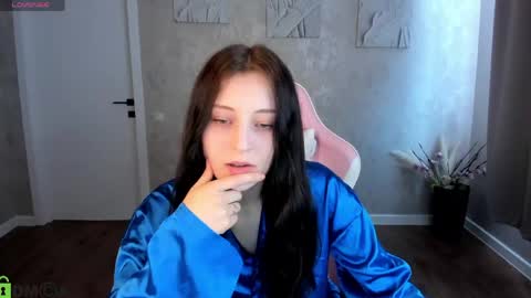 tracey_gill online show from 1, 6, 2026