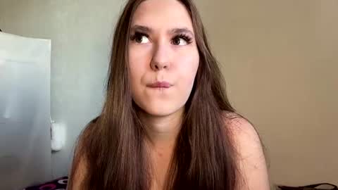 Snapshot of tracievanier chatting on 24, 6, 2026 Thea online show from 24, 6, 2026