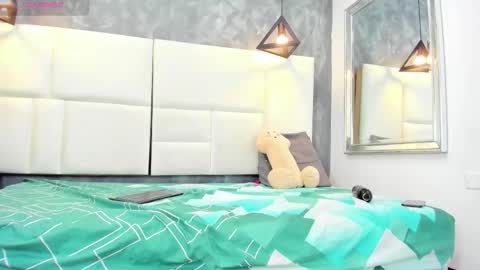 Tracy Wright online show from 7, 3, 2026