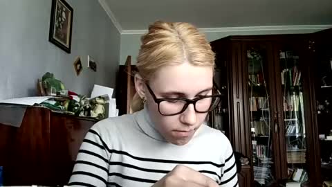 Snapshot of tranhardisty chatting on 12, 5, 2026 Lesly online show from 12, 5, 2026