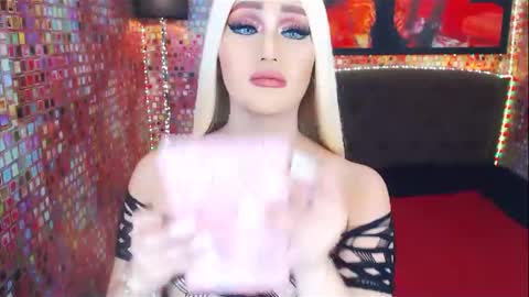 Snapshot of transplayfullolivia chatting on 25, 2, 2025 KYLIE BELLA TS online show from 25, 2, 2025