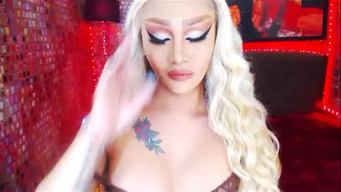 Snapshot of transplayfullolivia chatting on 9, 3, 2025 KYLIE BELLA TS online show from 9, 3, 2025