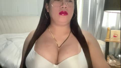 Snapshot of travelergirl chatting on 15, 10, 2025 travelergirl online show from 15, 10, 2025