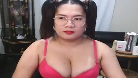 Snapshot of travelergirl chatting on 9, 6, 2026 travelergirl online show from 9, 6, 2026