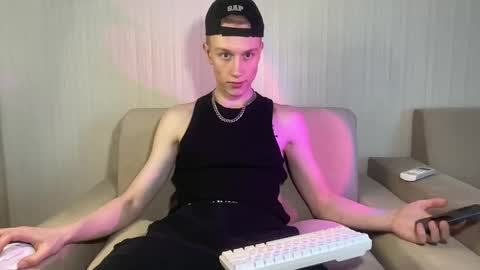 Travis online show from 26, 4, 2026