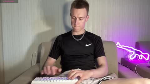 Snapshot of travis_gracile chatting on 1, 6, 2026 Travis online show from 1, 6, 2026
