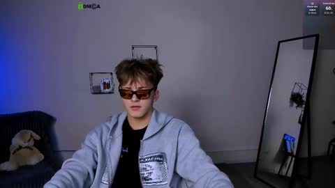 Snapshot of travis_wolf_ chatting on 15, 9, 2025 Travis online show from 15, 9, 2025