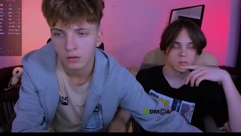 Snapshot of travis_wolf_ chatting on 5, 10, 2025 Travis online show from 5, 10, 2025