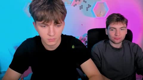 Snapshot of travis_wolf_ chatting on 4, 12, 2025 Travis online show from 4, 12, 2025