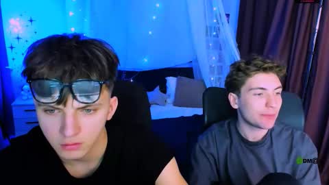 Snapshot of travis_wolf_ chatting on 13, 12, 2025 Travis online show from 13, 12, 2025