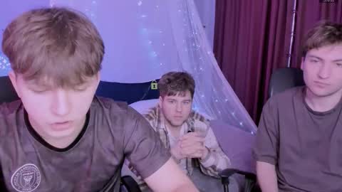 Snapshot of travis_wolf_ chatting on 12, 3, 2026 Travis online show from 12, 3, 2026