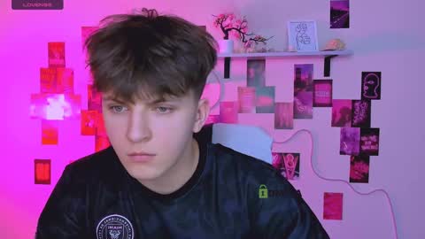 Snapshot of travis_wolf_ chatting on 15, 4, 2026 Travis online show from 15, 4, 2026