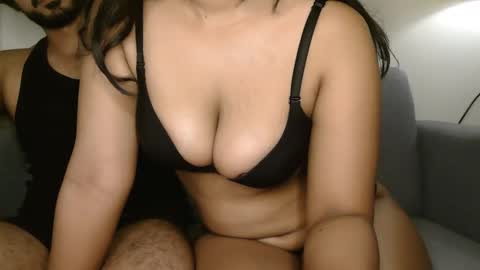Snapshot of travisandnina chatting on 29, 4, 2026 travisandnina online show from 29, 4, 2026