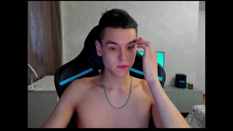 travisrivas online show from 4, 3, 2025