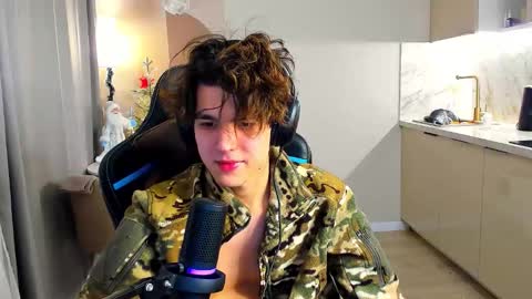 travisrivas online show from 4, 12, 2025