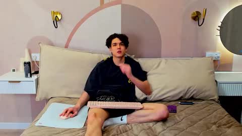 travisrivas online show from 18, 2, 2026