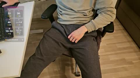 tree1989 online show from 8, 11, 2025